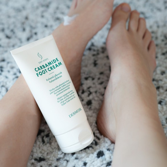 Tehokas kosteuttaja kuiville ja halkeileville kantapäille